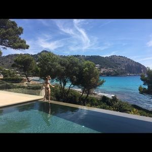 Meet your Posher, Liz